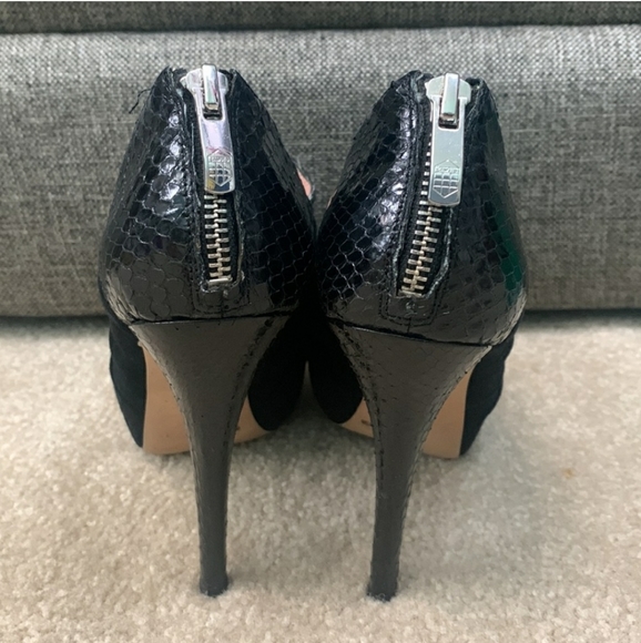 NWOB. Stunningly gorgeous, VC Mikki booties. - Picture 2 of 7